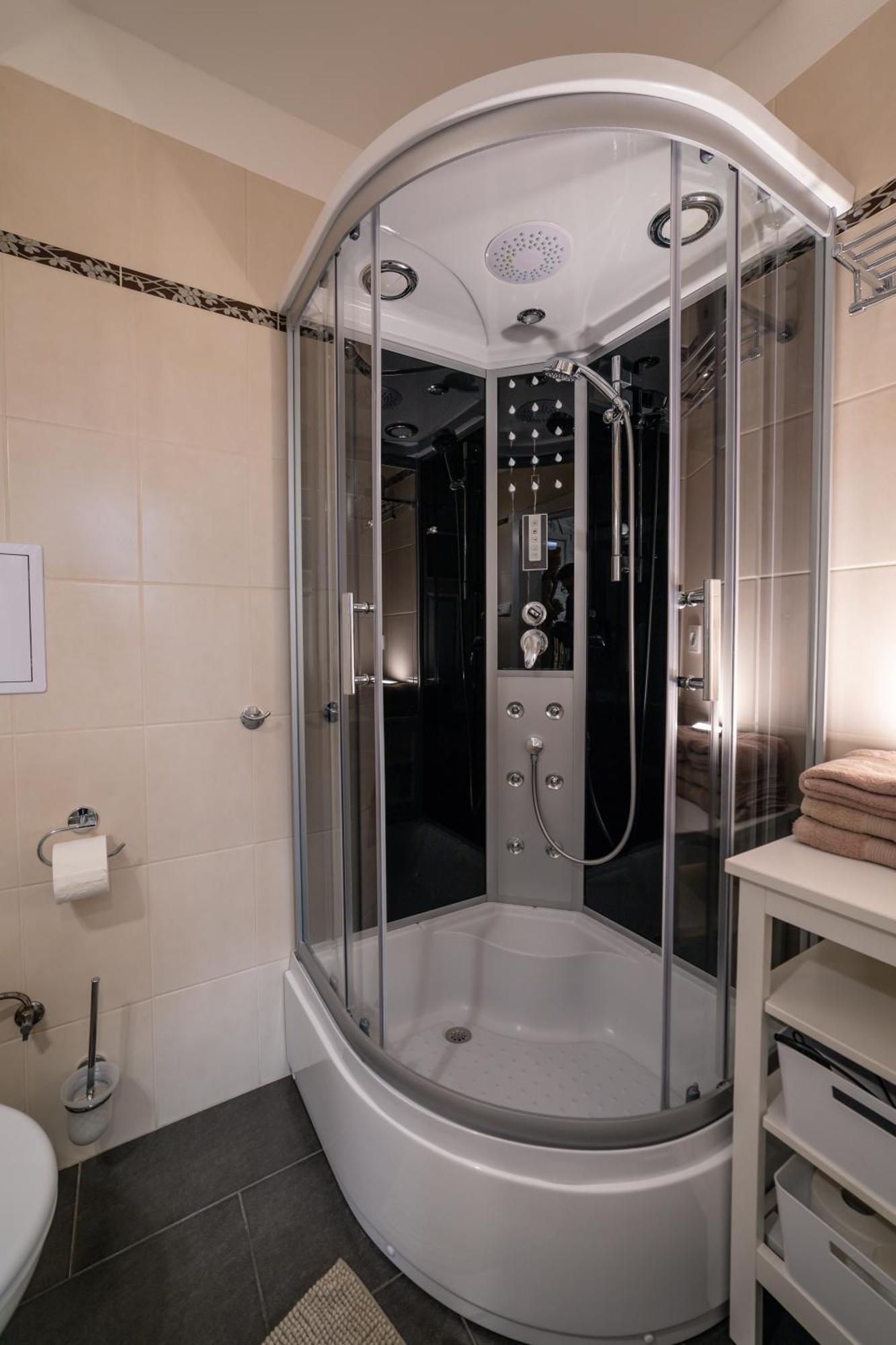 Apartman Sv. Urban Братислава Екстер'єр фото